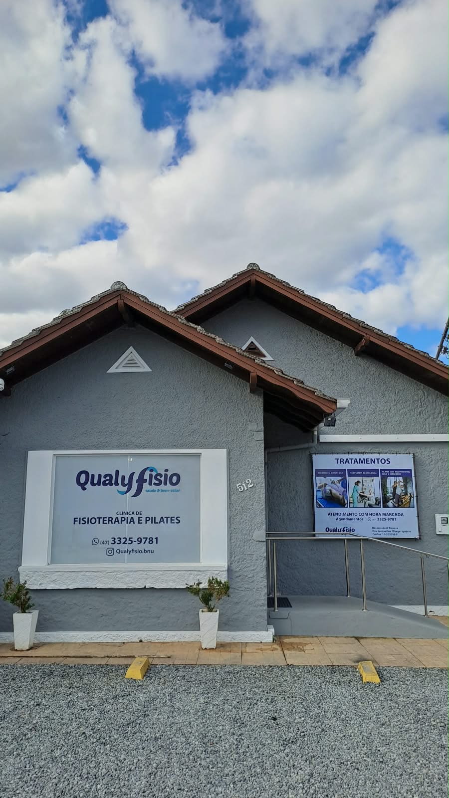 Fachada da clínica Qualyfisio, Rua General Osório 512, Blumenau